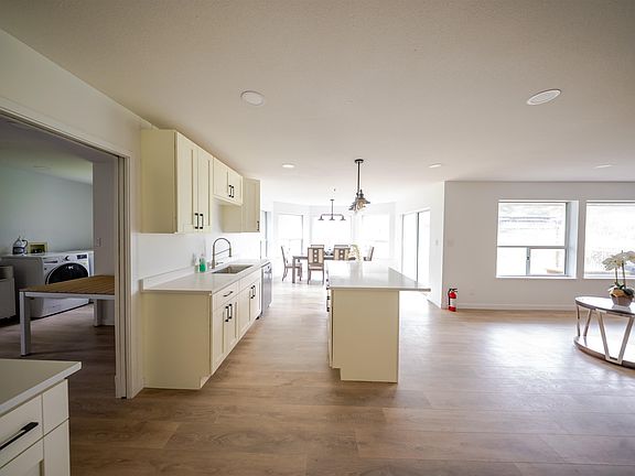 2nd image of 40895 Henderson Rd