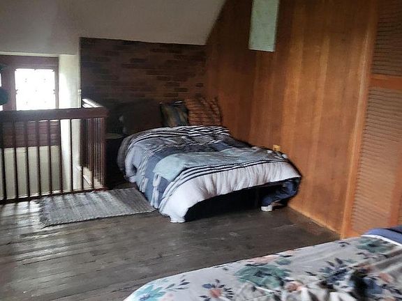 3rd image of 413 Delaware St