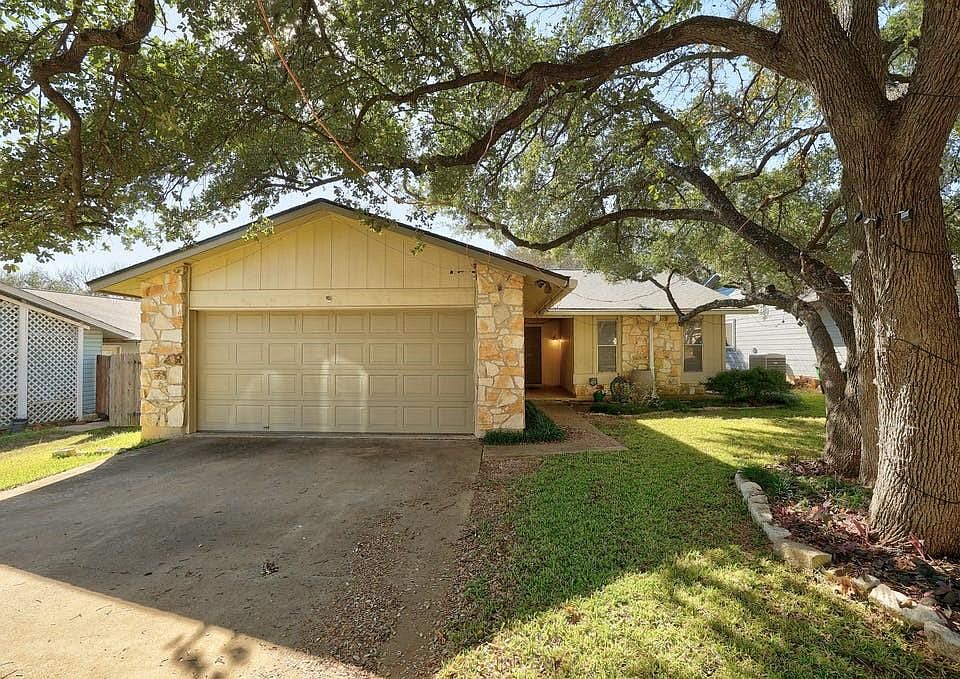 2nd image of 3601 Tyrone Dr