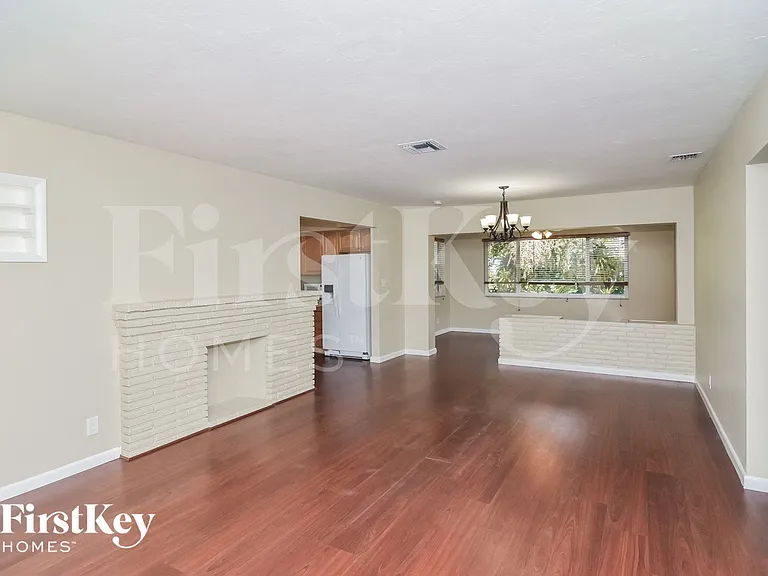 3141 SW 17th St — Photo 4