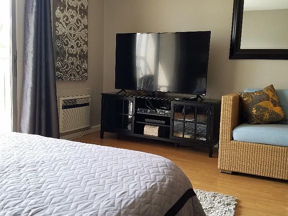 2nd image of 355 Kalanianaole St #211-1