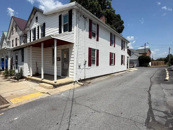 759 E Washington St, Chambersburg, PA 17201