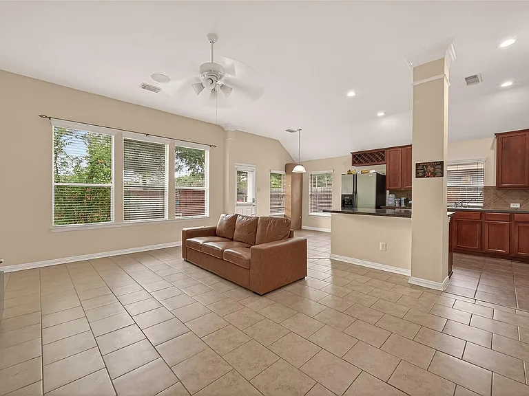 23222 Century Plant Dr — Photo 7