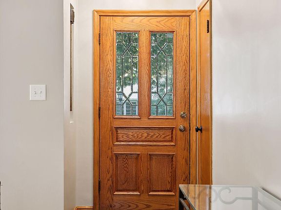 4th image of 1781 Saunders Ave