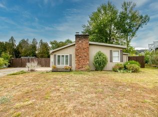 29 Deslauriers St, Chicopee, MA 01020