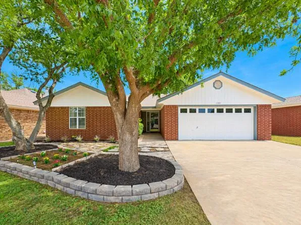 1103 Homestead Dr, Lubbock, TX 79416
