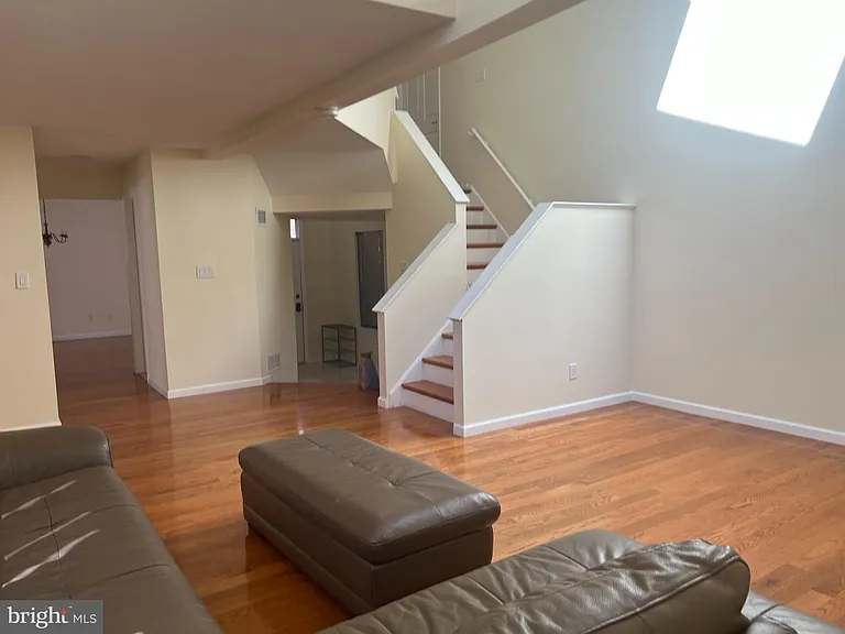 80 Sayre Dr — Photo 5