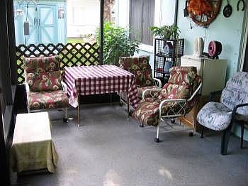 3rd image of 2422 Havana Dr