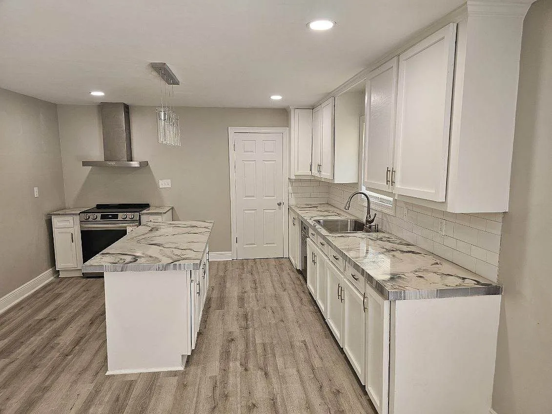 3 bed, 2032 sqft, $1,800 — Photo 4