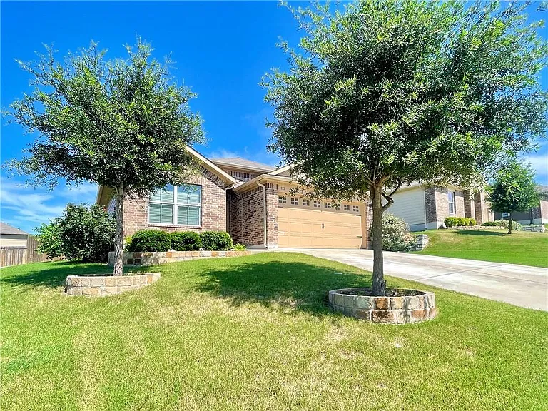 115 Leona River Trl — Photo 3