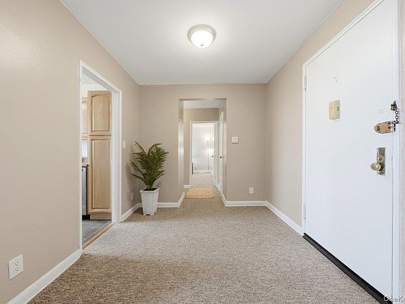 5th image of 3 Sadore Lane #7P