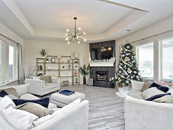 5th image of 432 Miracle Rose Way