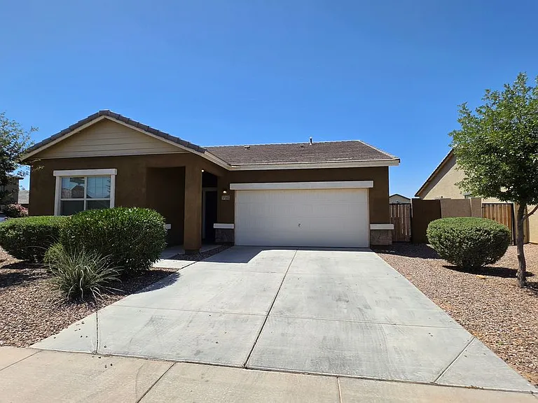 37392 W Capri Ave — Photo 1