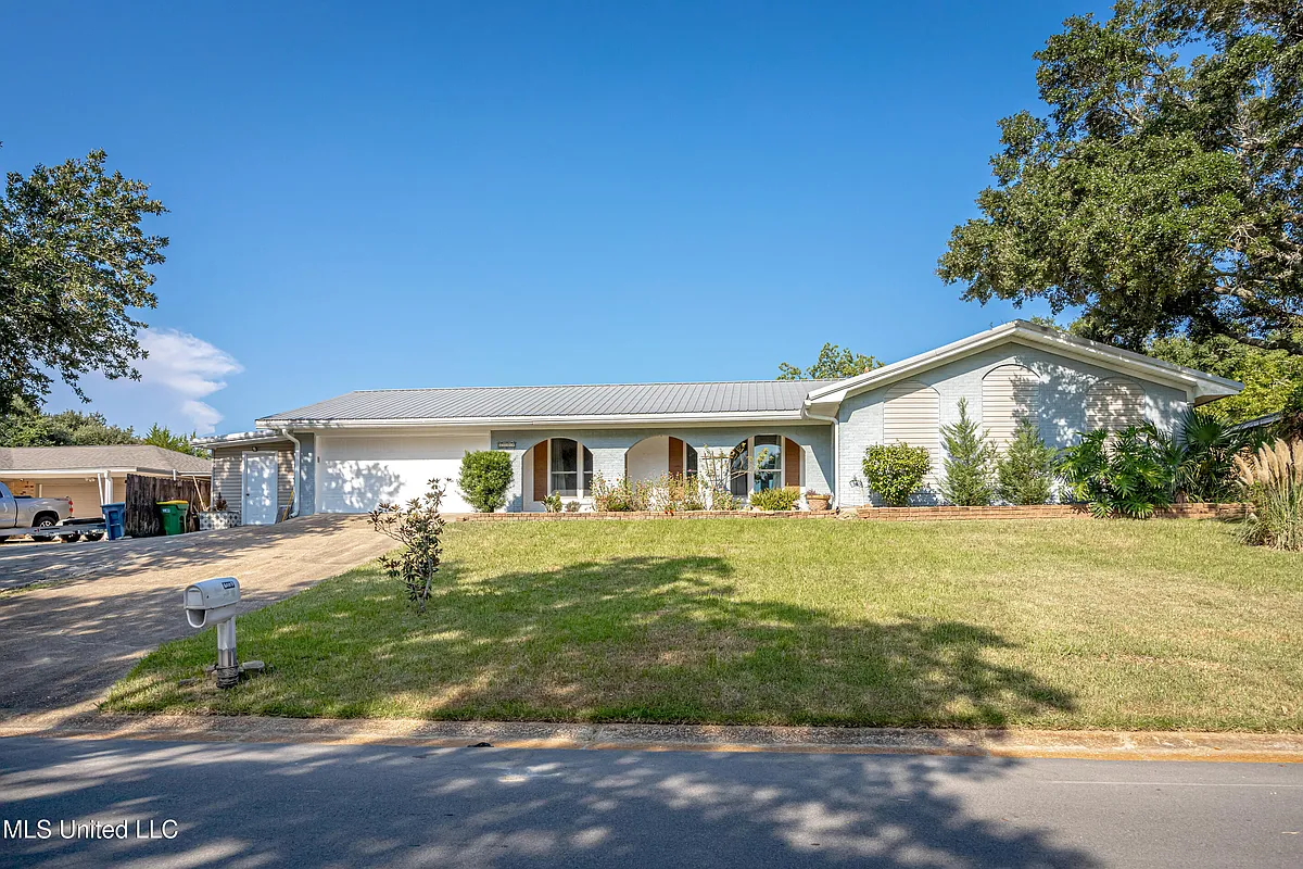 Building Photo - 6009 Switzer Cv