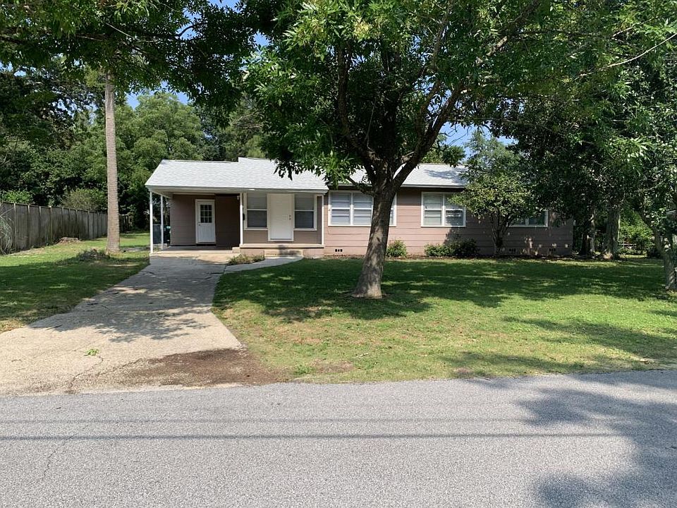 1st image of 11 Gilmore Dr