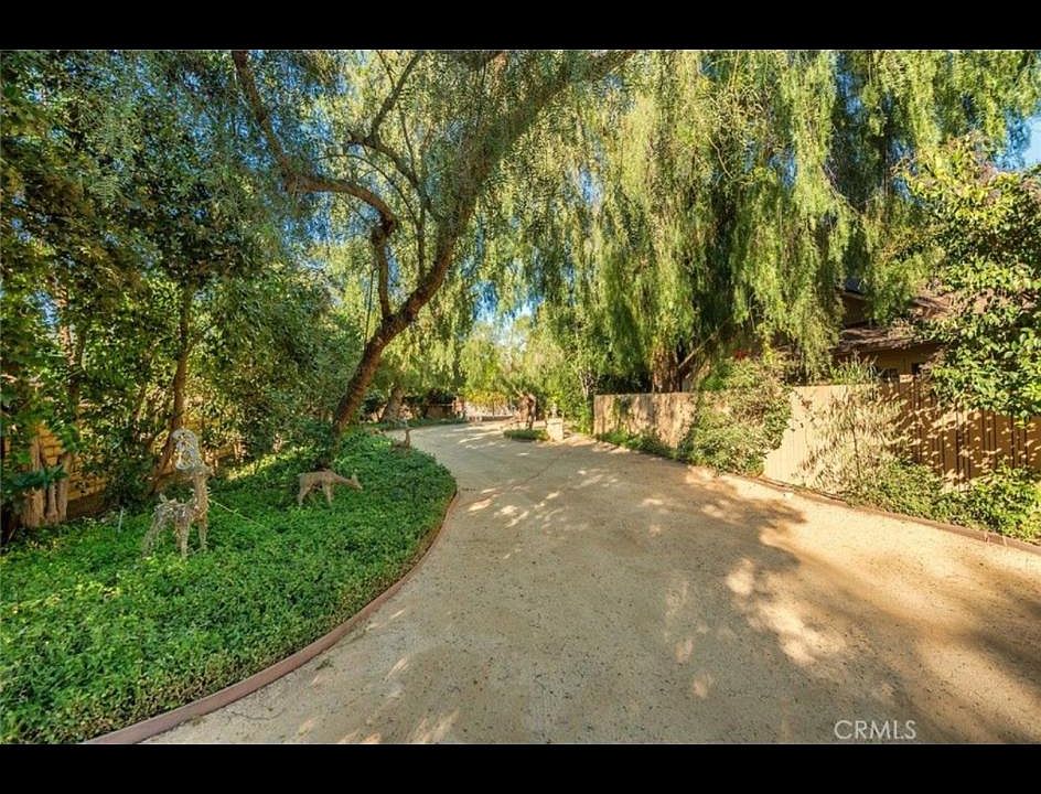 17302 Lassen St #A, Northridge, CA 91325 | Zillow