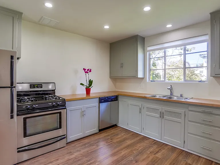 1074 Turquoise St — Photo 6