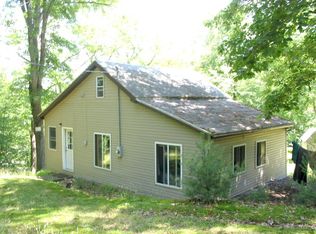 141 Kilgour Rd, Shohola, PA 18458