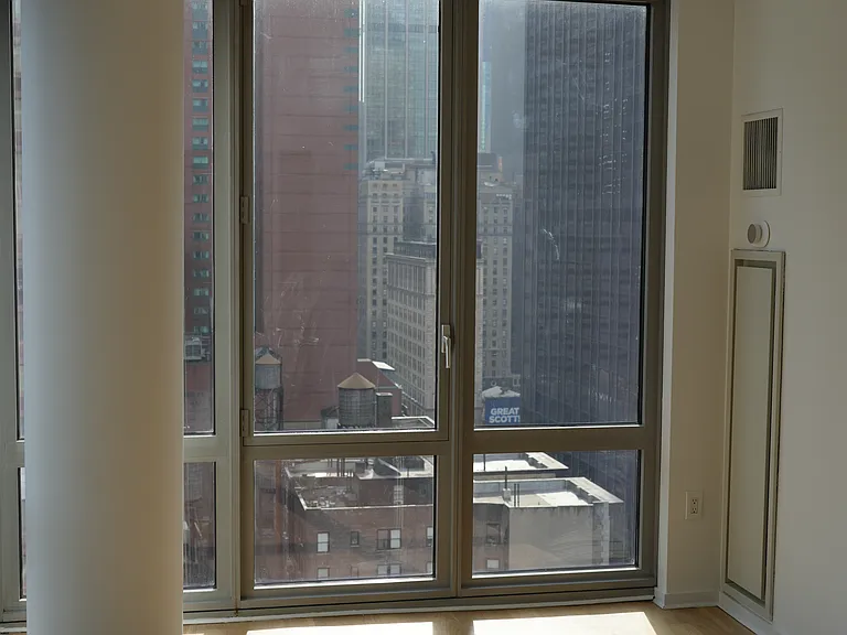 310 W 52nd St #18A — Photo 10