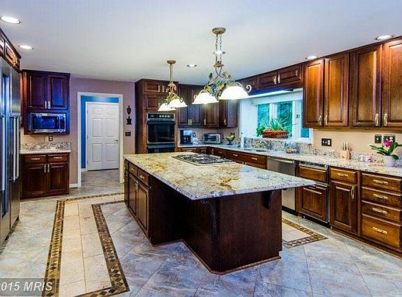 3rd image of 11689 Sandal Wood Ln