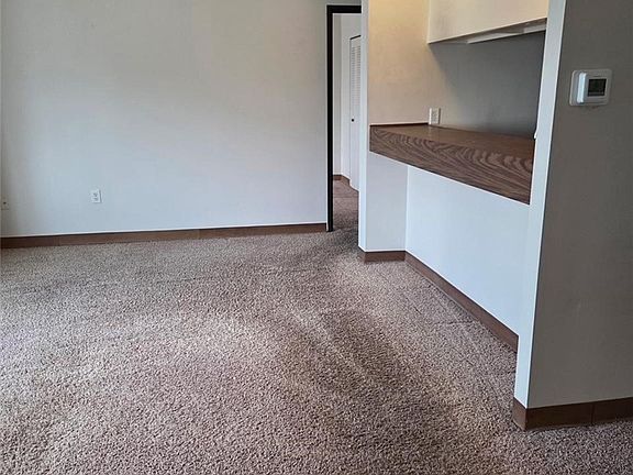 4th image of 1001 Grandview Ave APT 701