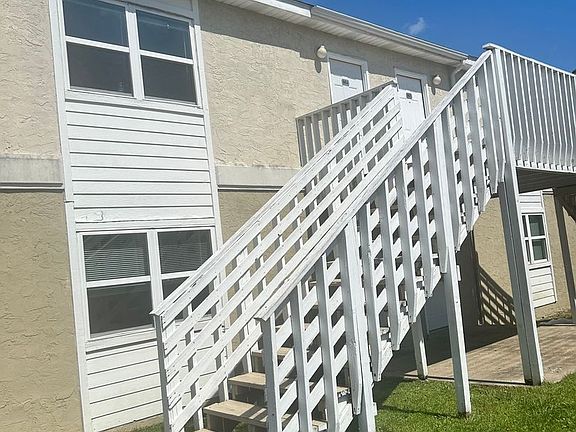 3rd image of 3914 E 11th St #804