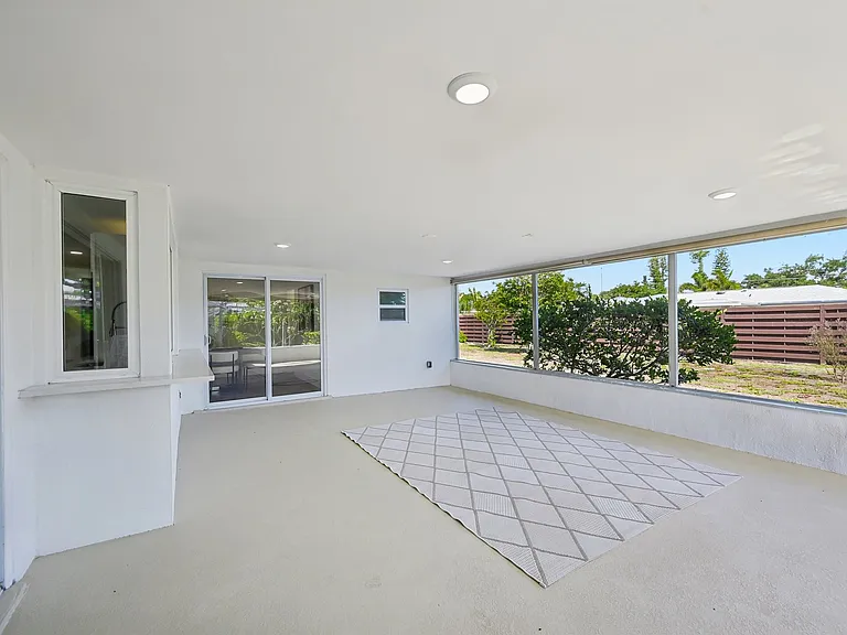 6735 Keystone Dr — Photo 39