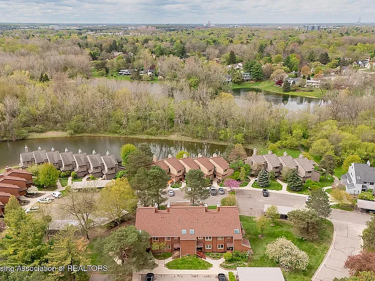 2457 S Wild Blossom Ct — Photo 4