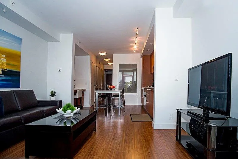 1 bed, 549 sqft, $2,300 — Photo 2