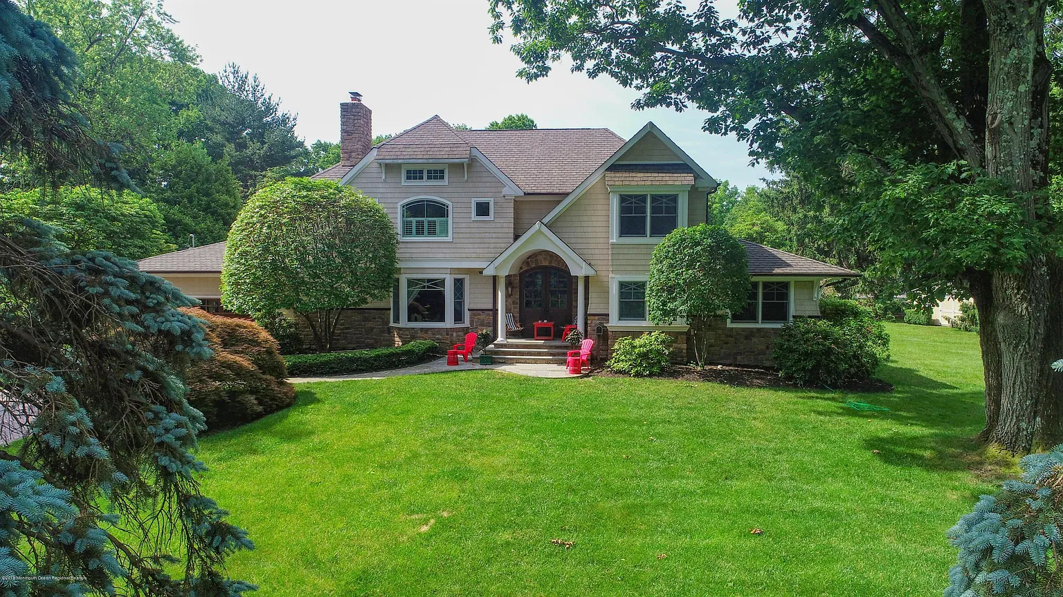 20 Alexander Dr photo 1