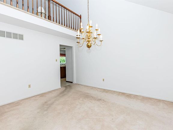 3rd image of 11114 Fairborough Ct