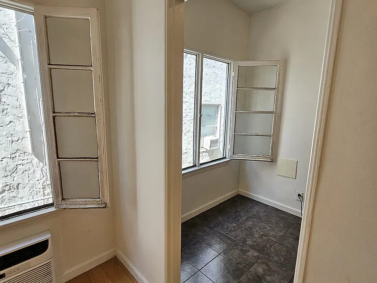839 Parkman Ave — Photo 6