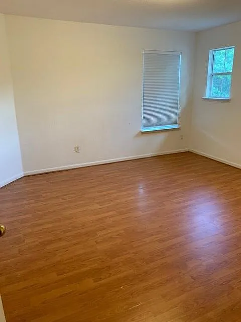 4 bed, 2.5 bath, 2854 sqft, $2,295 — Photo 2