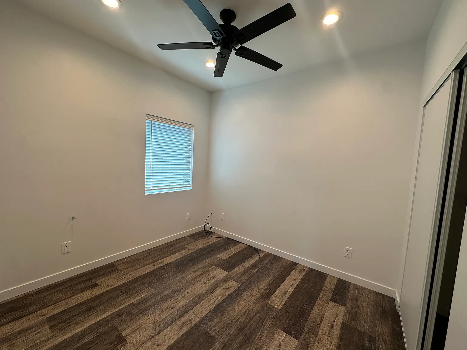 4 bed, 1200 sqft, $5,400 — Photo 3