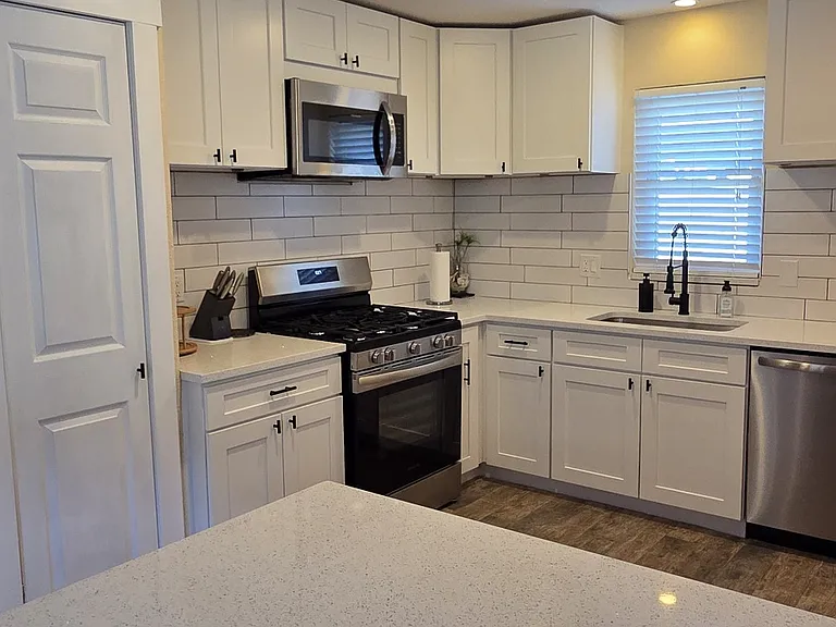 4457 Floramar Ter — Photo 15