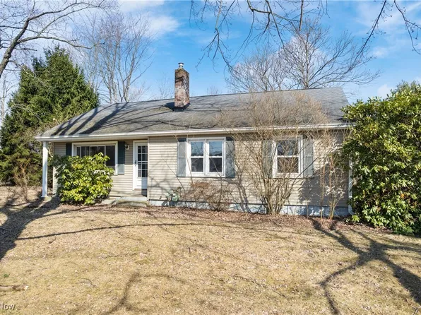 5811 Strausser St NW, North Canton, OH 44720