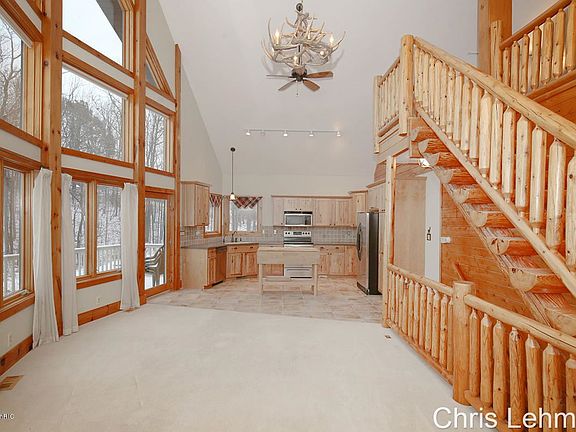 4th image of 8655 Lincoln Lake Ave NE