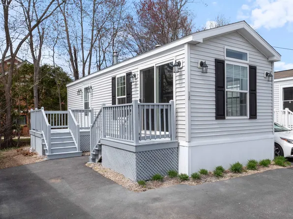 13 Brookwood Drive, Salem, NH 03079
