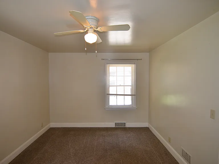 1657 Cedar Ave — Photo 7