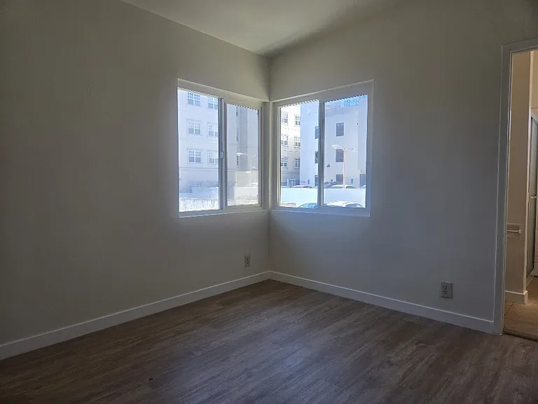 15480 Moorpark St #7 — Photo 9