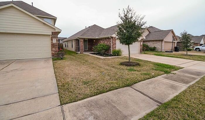 2nd image of 5530 Latta Plantation Dr