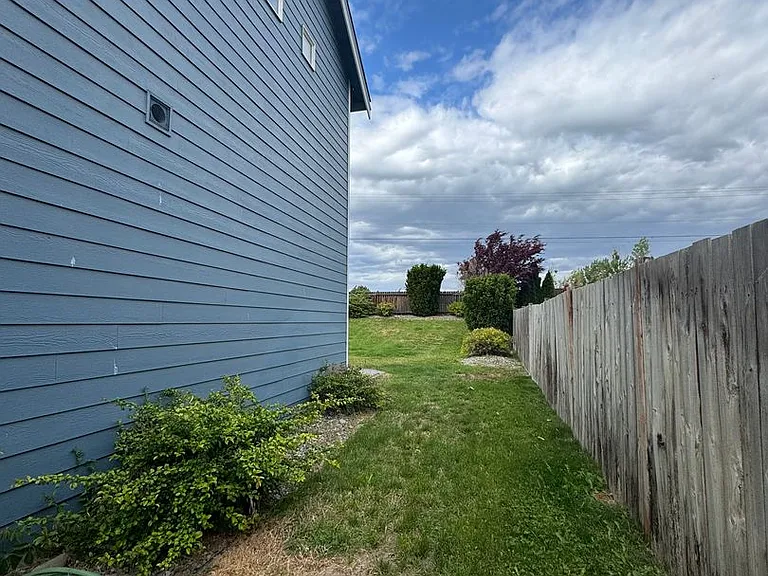 2210 N Clearview Dr — Photo 42