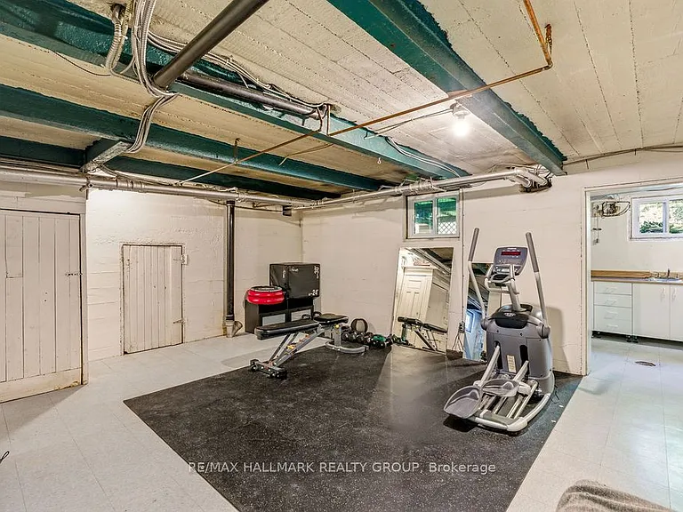379 Hamilton Ave S — Photo 38
