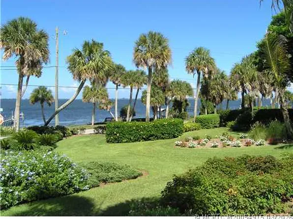10205 S Indian River Dr, Fort Pierce, FL 34982