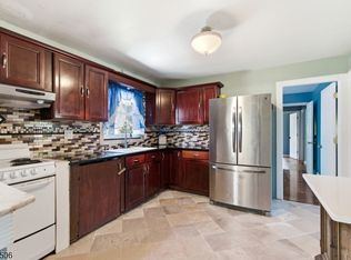 32 Valley View Dr, Mine Hill Twp., NJ 07803