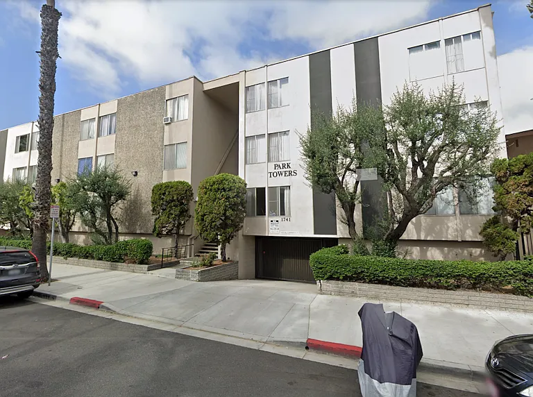 Park Apartments — Photo 1