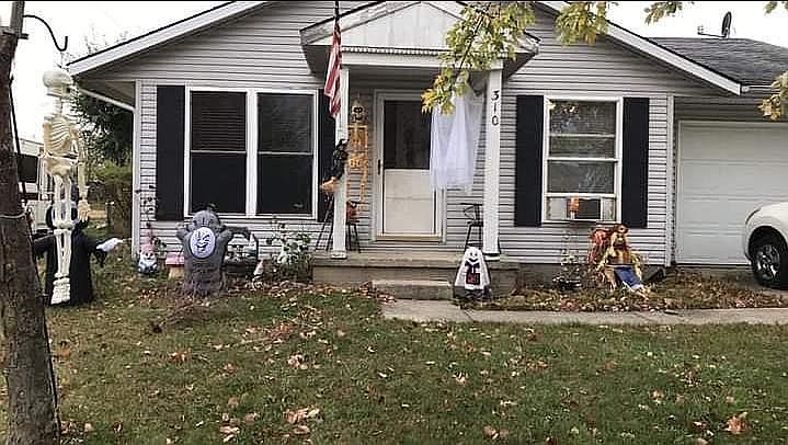 2nd image of 310 N Meadow Ln