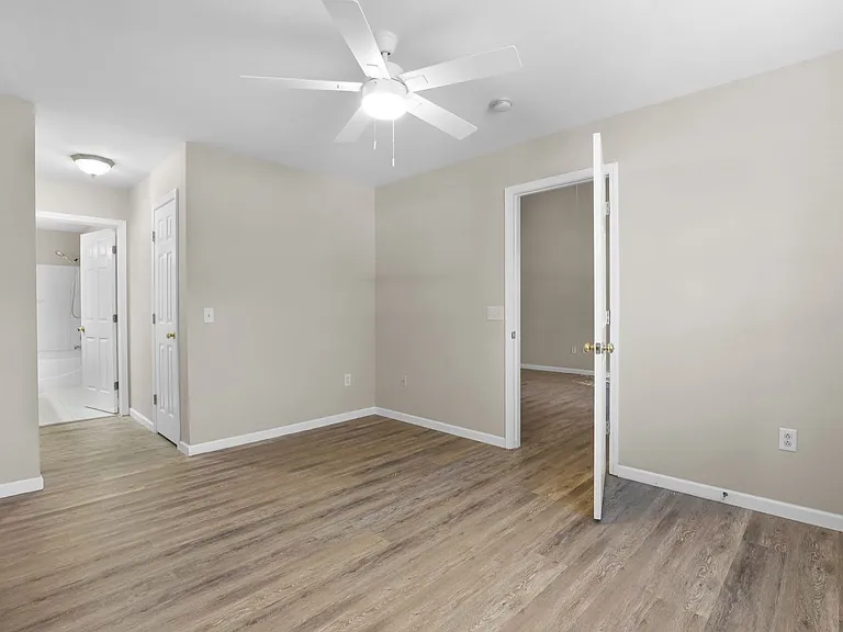 230 N Cir — Photo 25