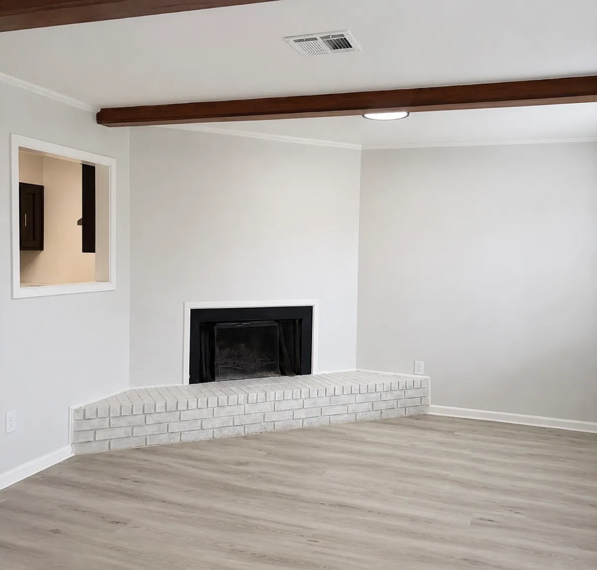 2 bed, 1000 sqft, $1,400 — Photo 2