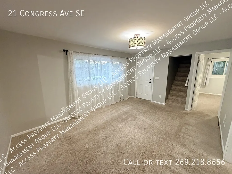 East Hills Great Looking 3 Bedroom Home — Photo 4